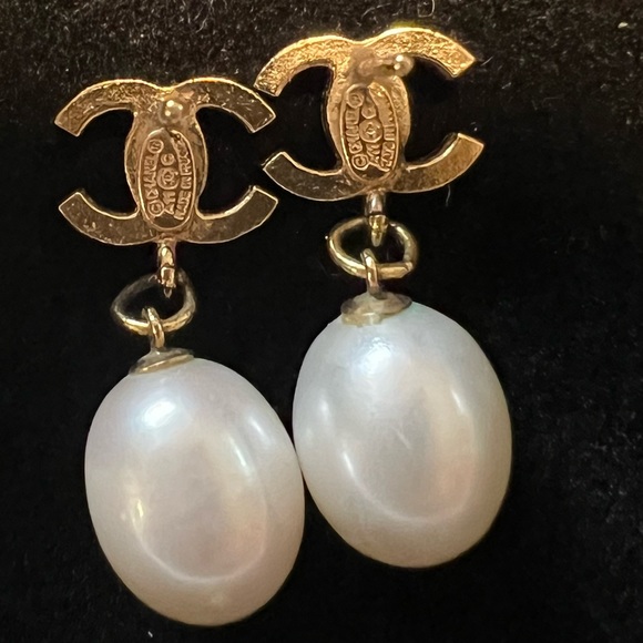 💖 CHANEL CC logo pearl earrings - Picture 9 of 11